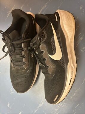 Nike Men's Black Air Zoom Running Shoes